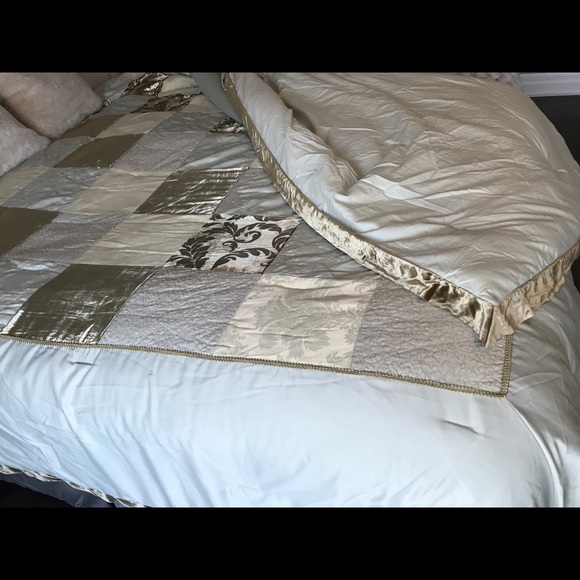 King comforter - Nicole Miller Designer - Picture 6 of 15